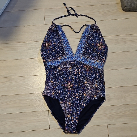 XL Womens One Piece Swimsuit Brand New Georges Never Worn - Picture 1 of 3